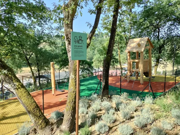 realizzazione villaggio e campeggio impruneta f7 area giochi per bambini