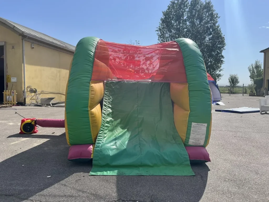 usato gioco gonfiabile multiattività beach challenge idg f4 mostra