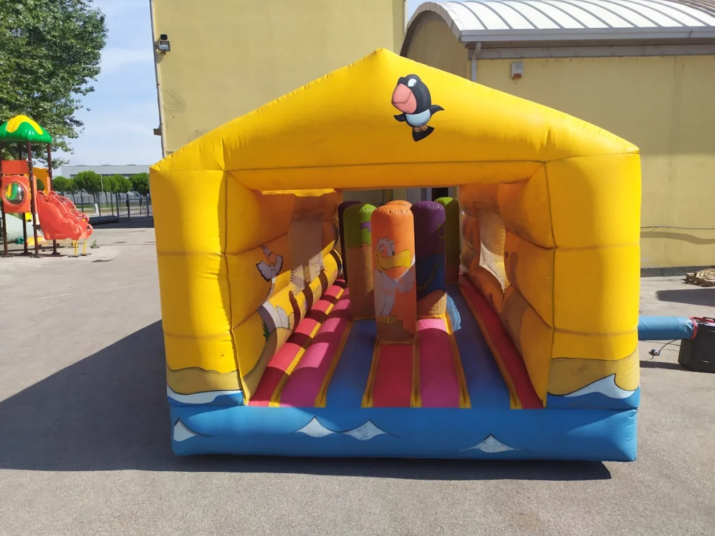 usato gioco gonfiabile multiattivita beach house rd f1 mostra