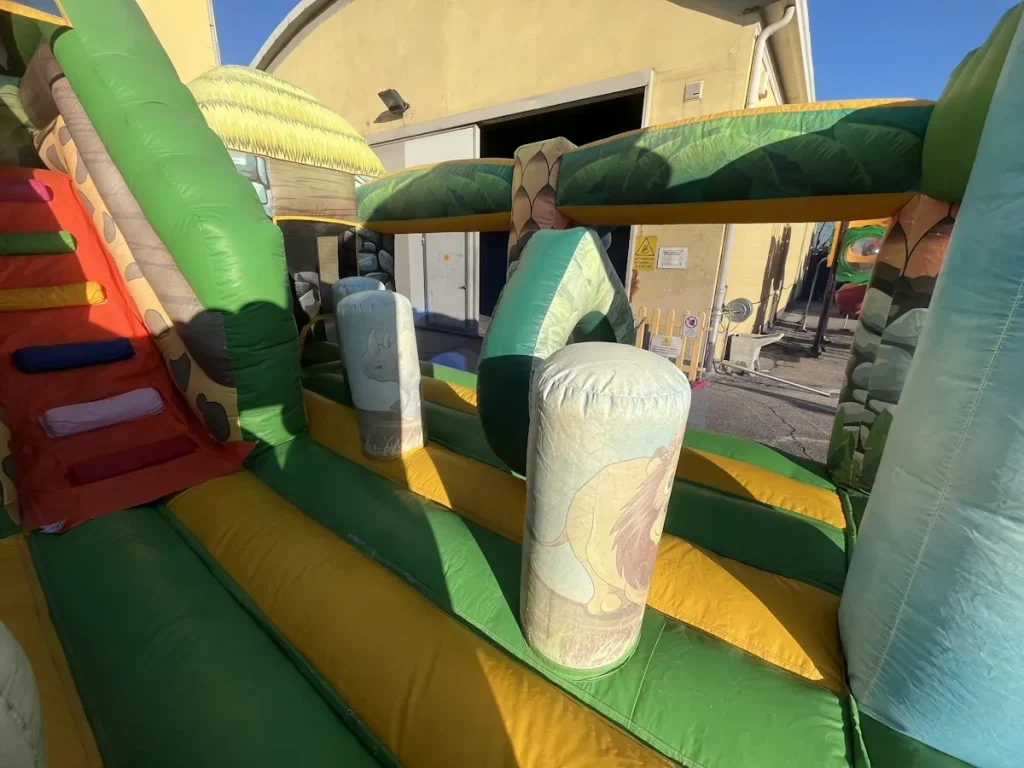 usato gioco gonfiabile multiattivita jungle island bs f7 mostra