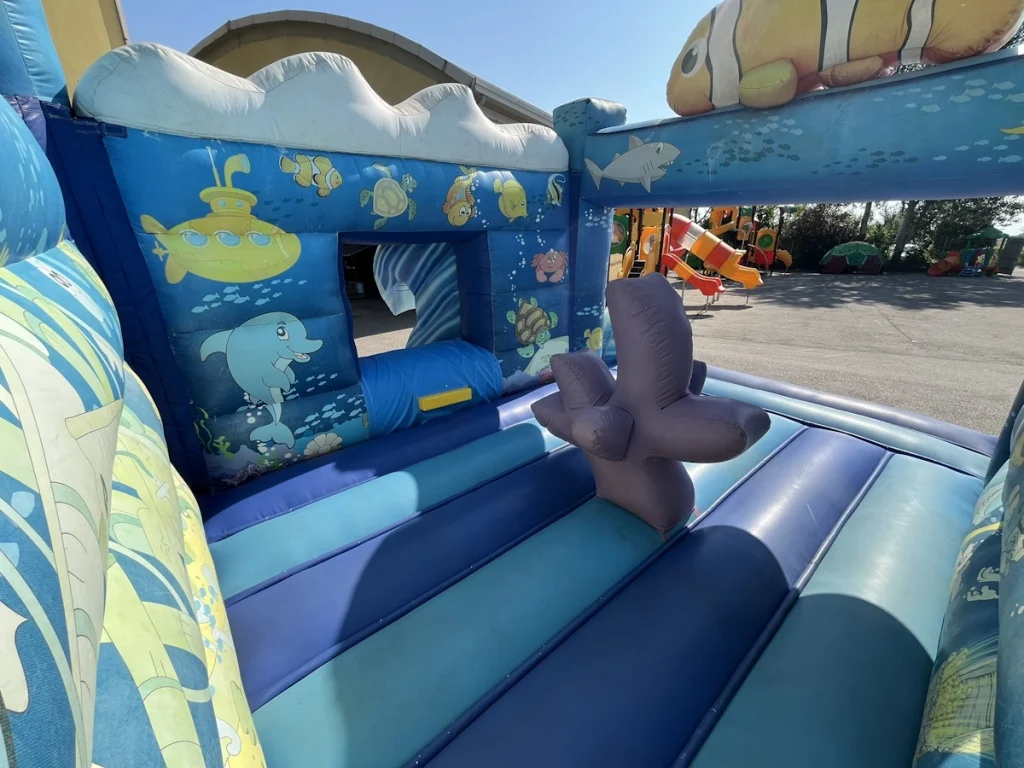 usato gioco gonfiabile salta salta ocean park f5 mostra