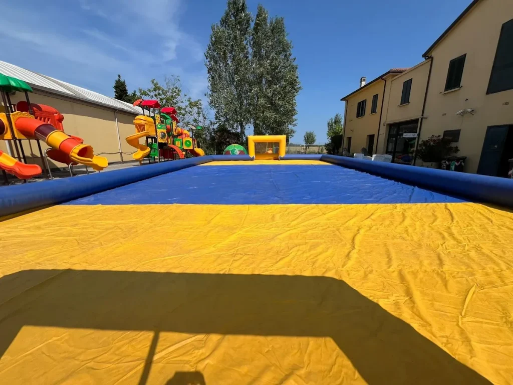 usato gioco gonfiabile spotivo calcio saponato n f5 mostra
