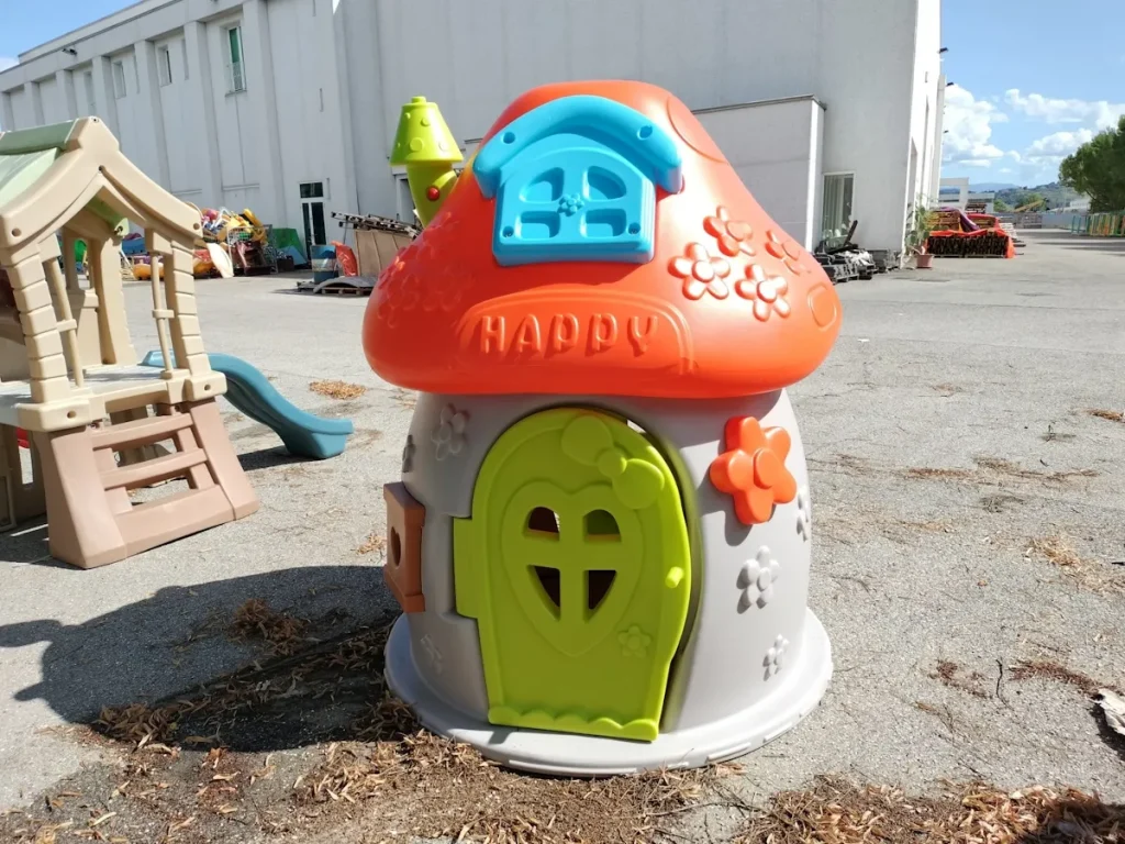 usato gioco per giardino casetta e cucina casetta dei puffi f2 mostra