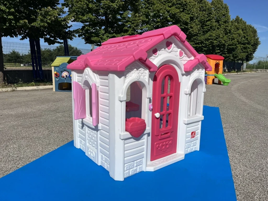 esposizione gioco per giardino casetta e cucina casa con cuori f1 mostra