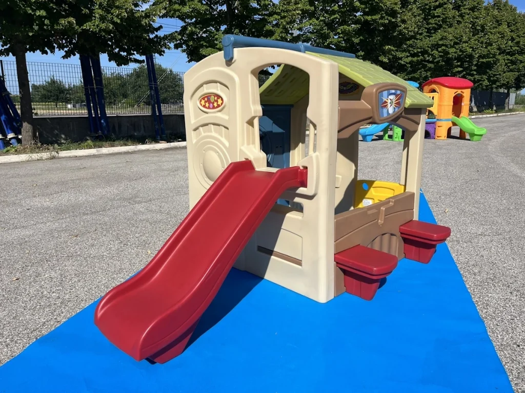 esposizione gioco per giardino casetta e cucina casetta multiattività f3 mostra