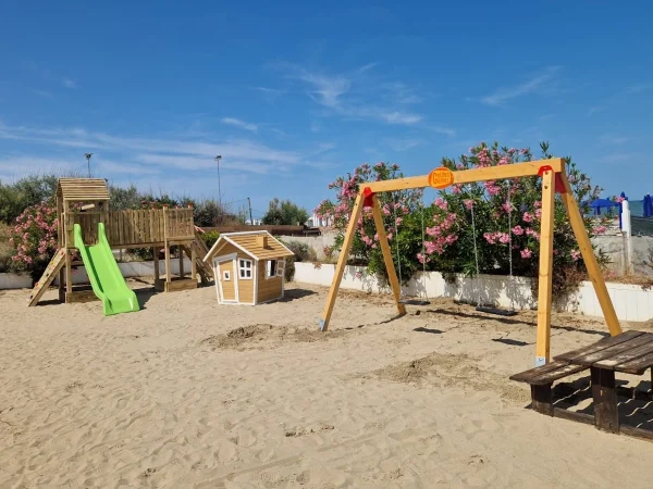 realizzazione stabilimento balneare ravenna f1 parco giochi per esterni