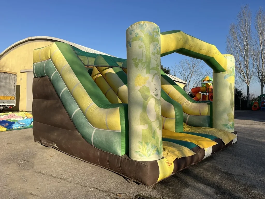 usato gioco gonfiabile scivolo baby jungle slide bsm f3 mostra