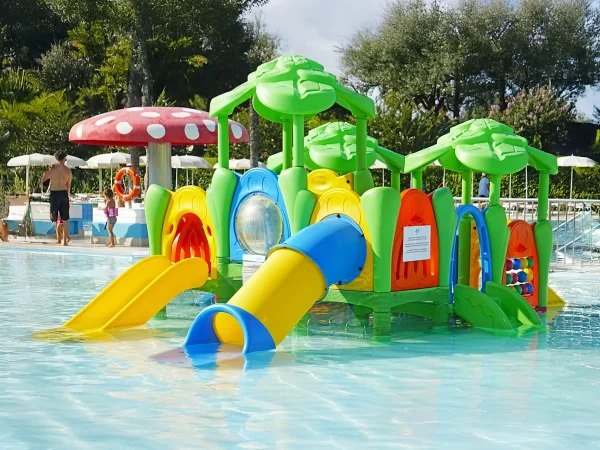 water play kid junior 18 pool f1 villaggio turistico