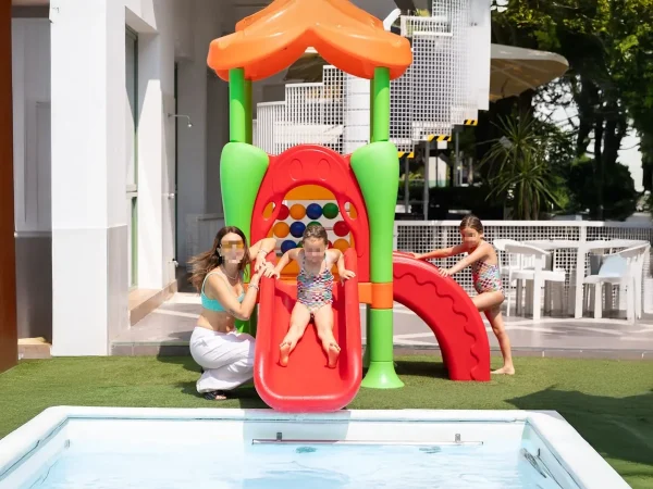 realizzazione family hotel igea marina f4 area giochi outdoor