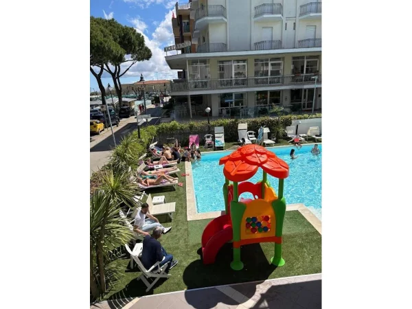 realizzazione family hotel igea marina f6 area giochi outdoor
