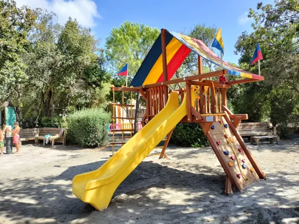 realizzazione villaggio e campeggio montescudaio f3 giochi per esterno