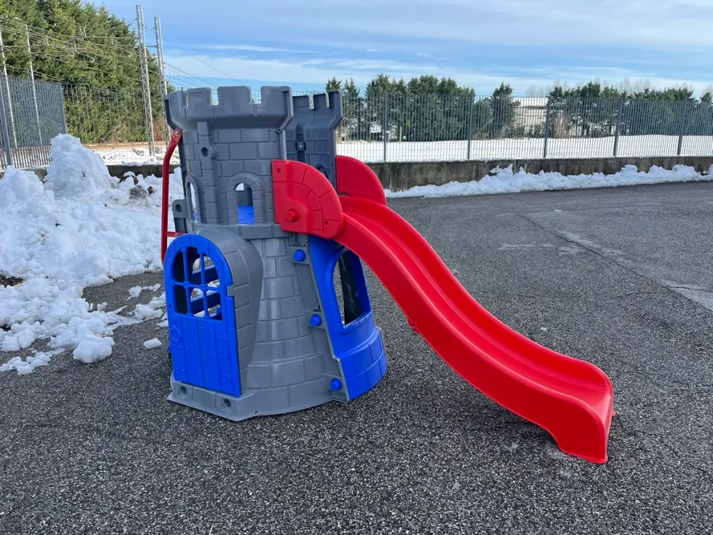 usato gioco per giardino torre scivolo medievale f1