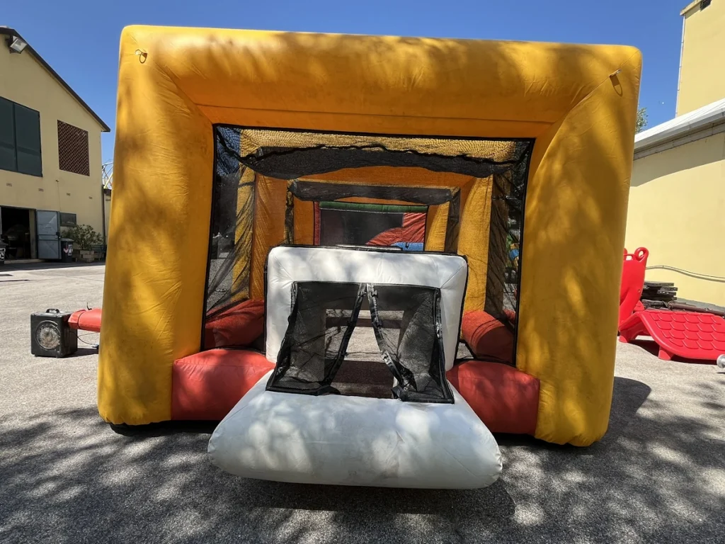 usato gioco gonfiabile sportivo mini soccer arena iq f2 mostra