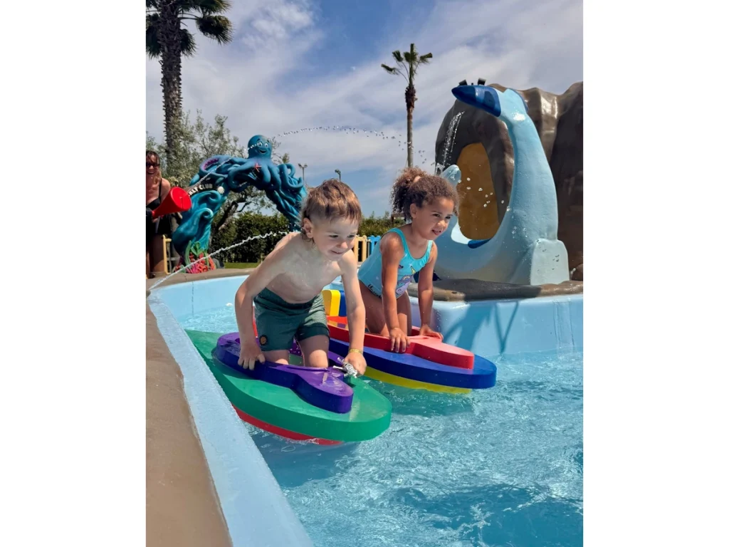 water play floaty boat f2 piscina