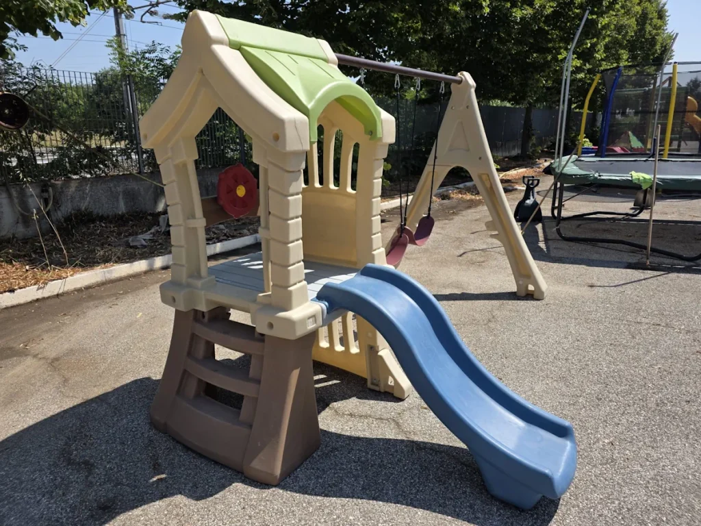 offerta usato gioco per giardino torre con altlalena play up usata f3 mostra