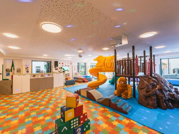 realizzazione family hotel pozza di fassa f1 area gioco indoor