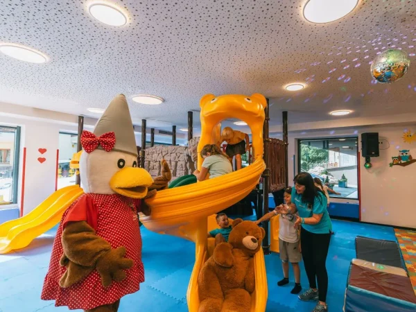 realizzazione family hotel pozza di fassa f3 area gioco indoor