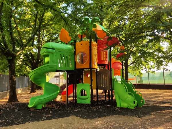 realizzazione parco pubblico e scuole f1 playground fantacastello hawaii