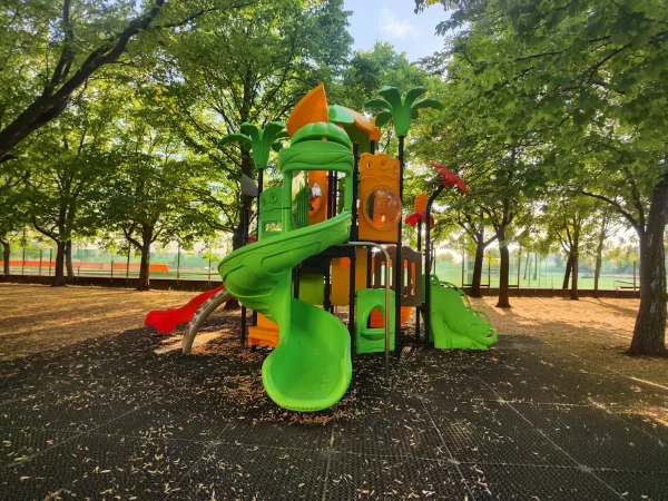 realizzazione parco pubblico e scuole f3 playground fantacastello hawaii