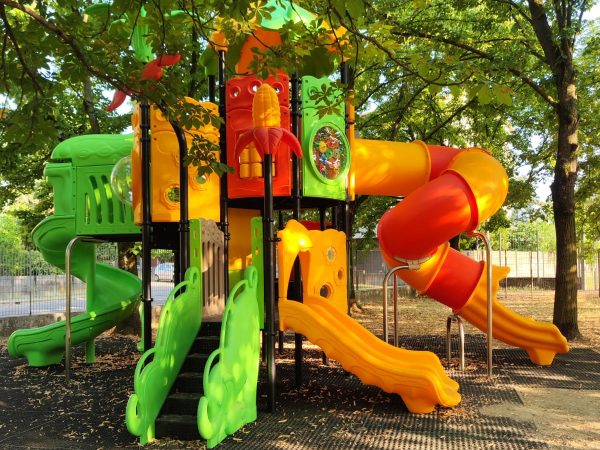 realizzazione parco pubblico e scuole f6 playground fantacastello hawaii