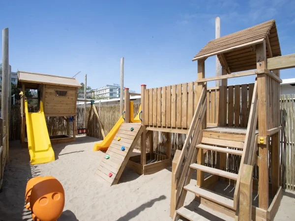 realizzazione stabilimento balneare cesenatico fc f1 parco gioco per bambini