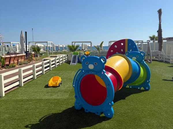 realizzazione stabilimento balneare ladispoli rm f1 area gioco outdoor